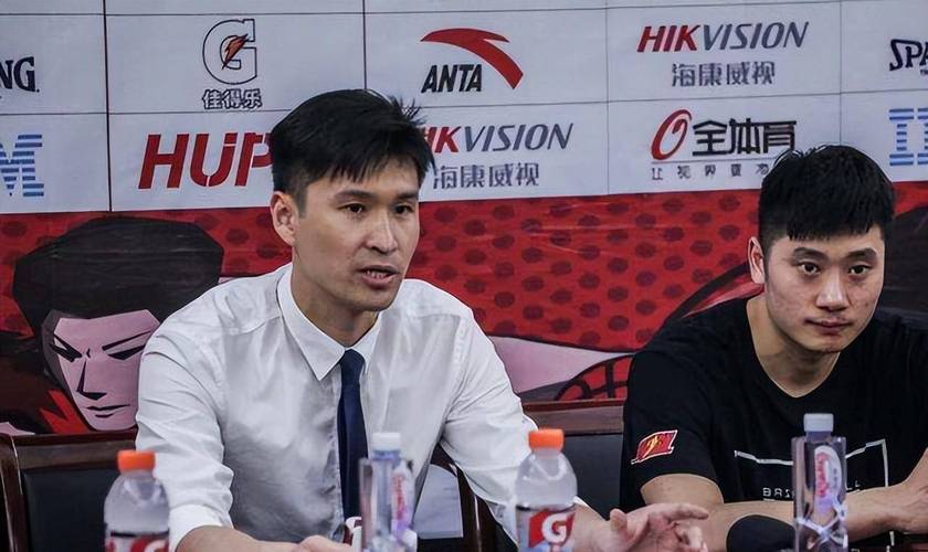 原創cba聯賽首位職業經紀人真的是網紅總經理嗎霍楠